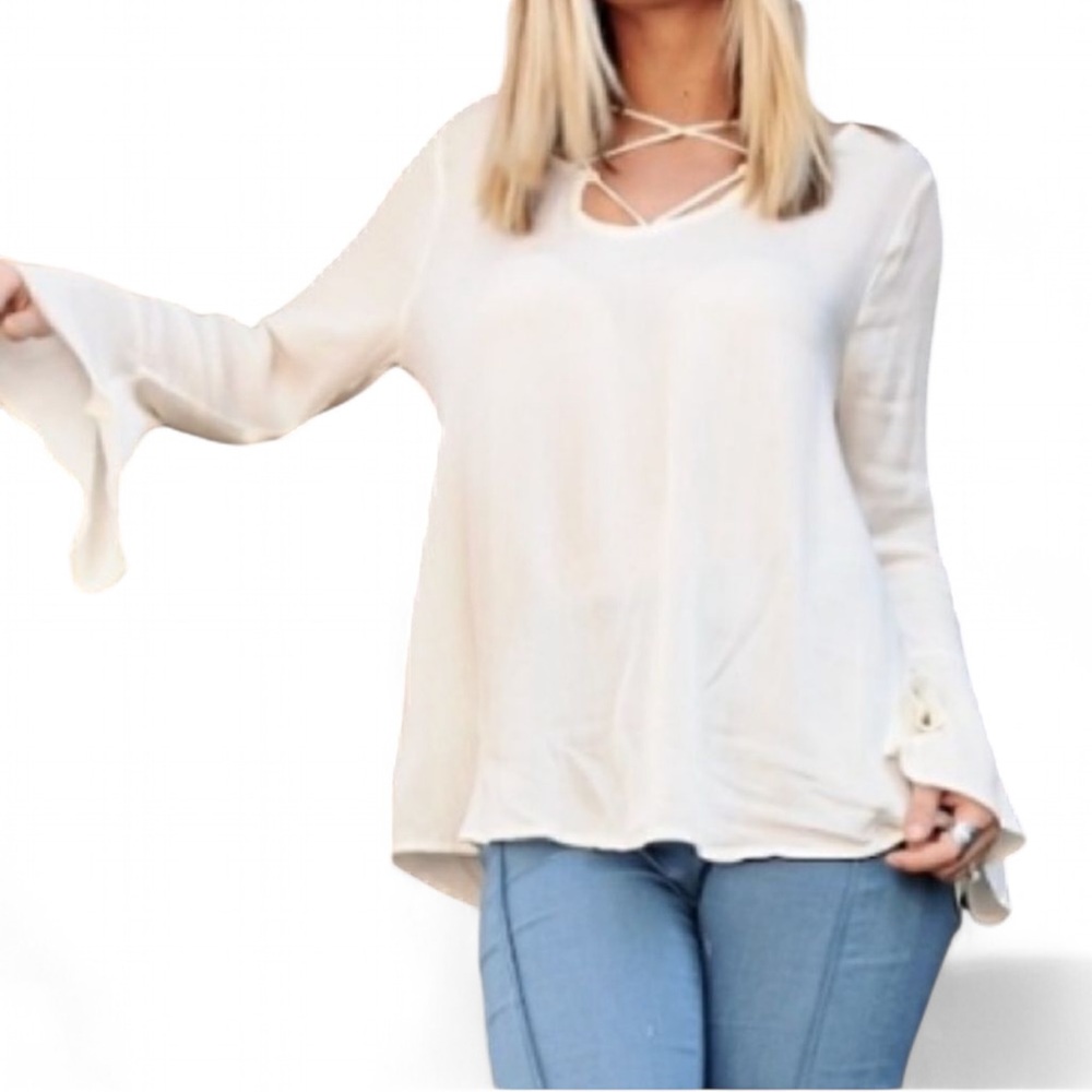 Lattice Yoke Bell Sleeve Blouse‎